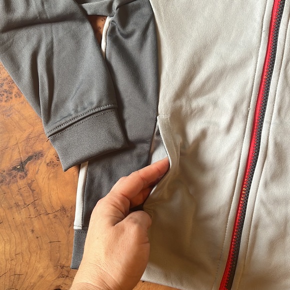 NWT Nike track jacket, kids track suit jacket, Nike lightweight jacket, full zip - Picture 3 of 5